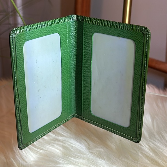 Authentic Louis Vuitton Green Epi Leather Card/ID Holder Wallet, EUC - Picture 13 of 14